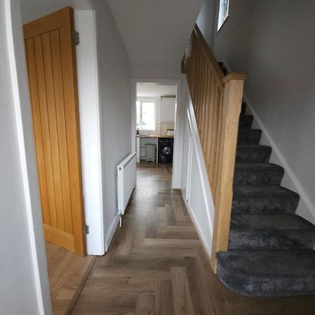 Modern 3 Bedroom Property With Free Driveway Parking By Shire Stays Shrewsbury Extérieur photo