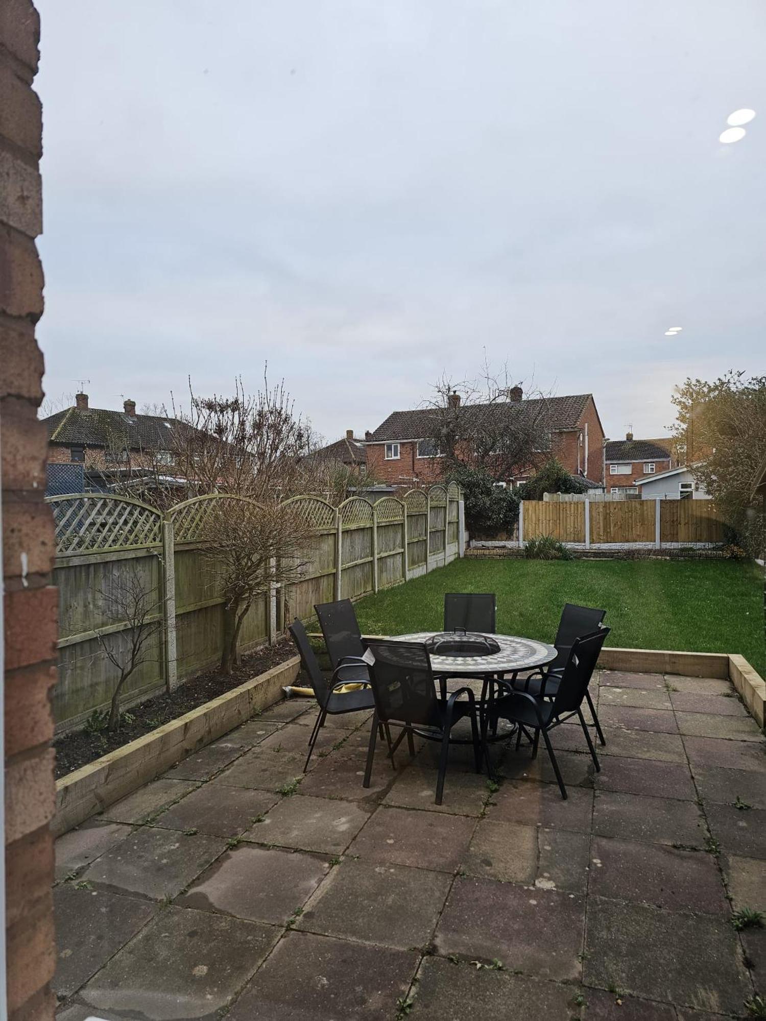 Modern 3 Bedroom Property With Free Driveway Parking By Shire Stays Shrewsbury Extérieur photo